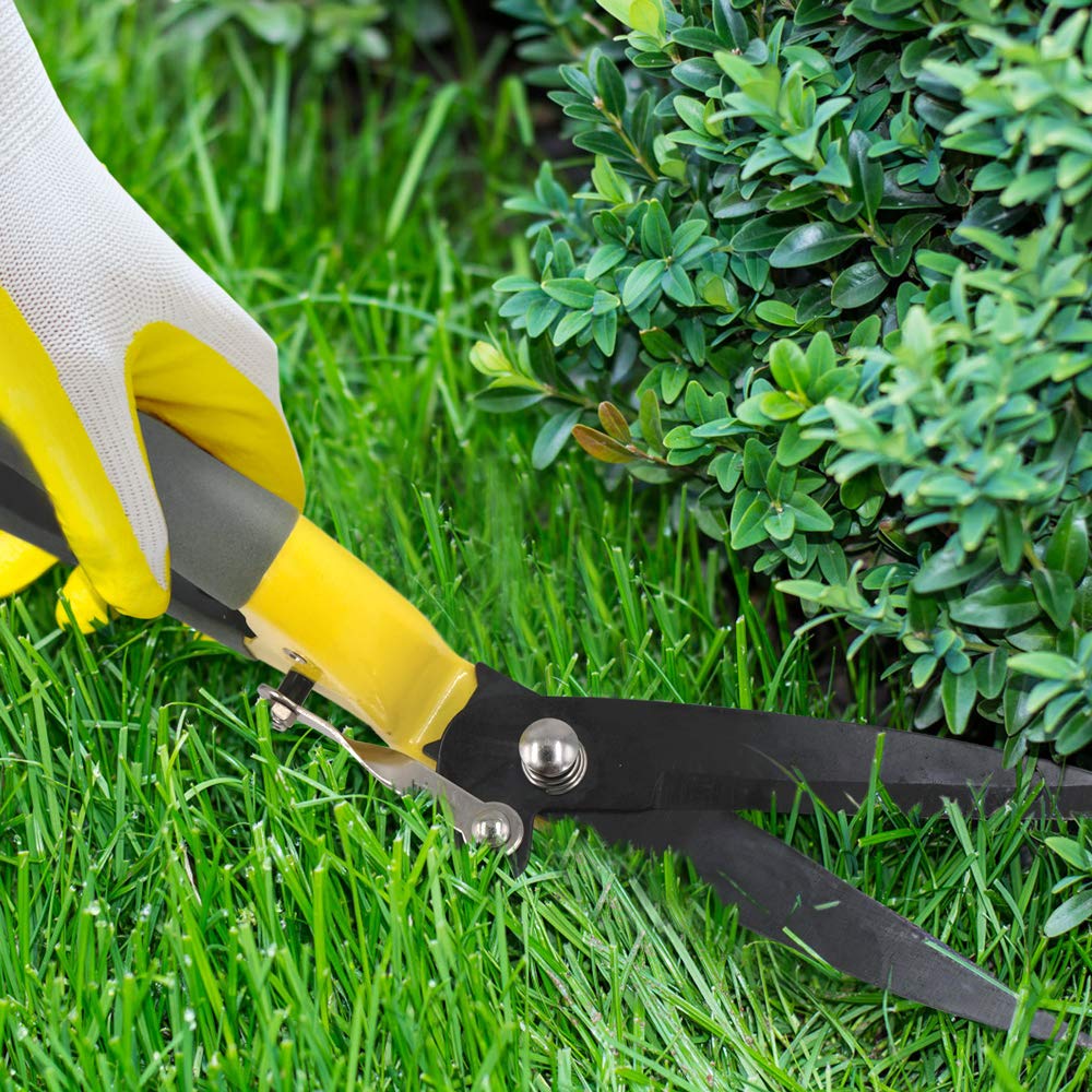 Jardineer handheld grass clippers with ergonomic handle for comfort.