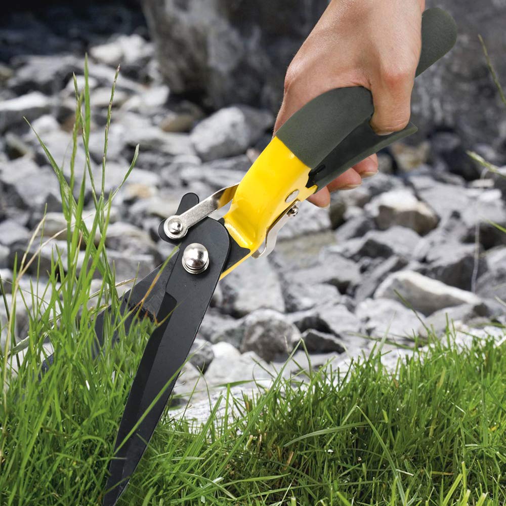 Jardineer lightweight grass shear with anti-slip grip reduces fatigue.