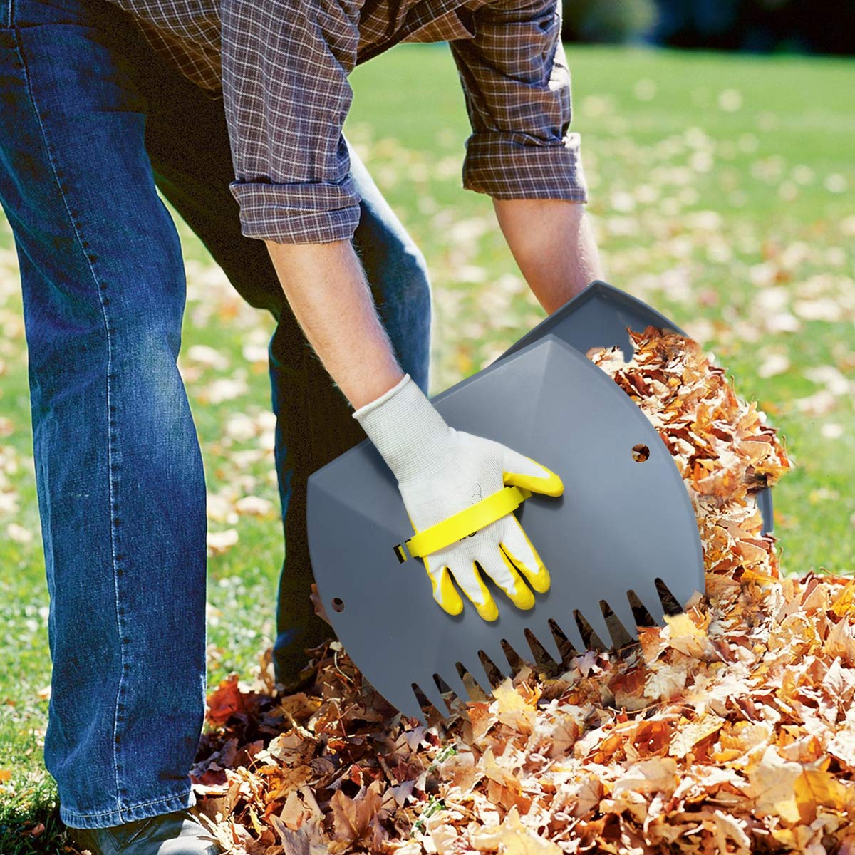 Jardineer yard scoops collect leaf piles and grass clippings efficiently.
