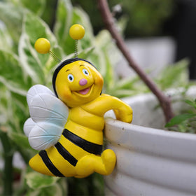 JARPSIRY resin bee statue with yellow and black stripes adds cheerful outdoor accents.