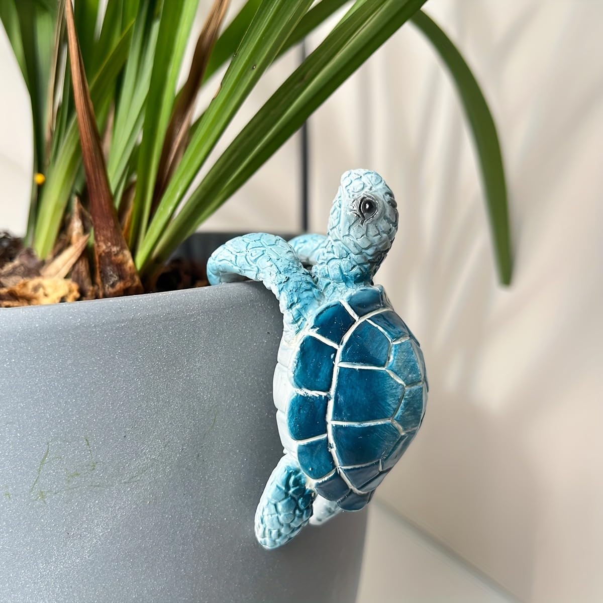 JARPSIRY resin hanging turtle statue offers durable, weather-ready decor for balconies and fences