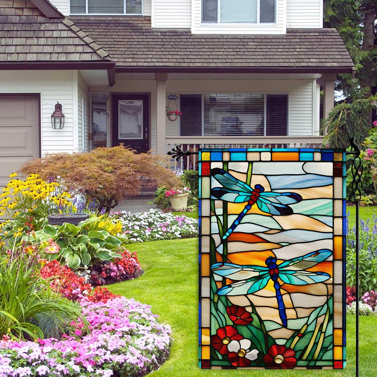 Jauageon weatherproof outdoor flag withstands weather while maintaining color.