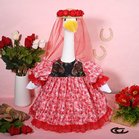 JcHrmers 23-inch goose outfit provides a snug, easy-to-wear Derby look.