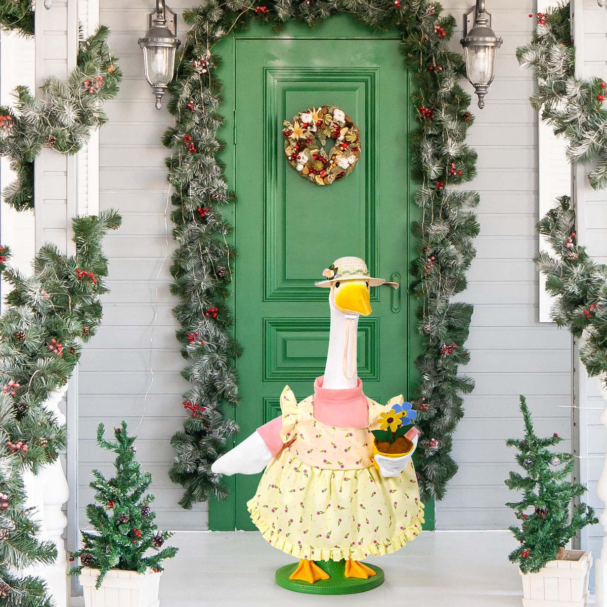 JcHrmers Indoor outdoor versatility keeps this outfit ready for year round use.