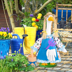 JcHrmers weather-ready fabric withstands sun and rain outdoors.