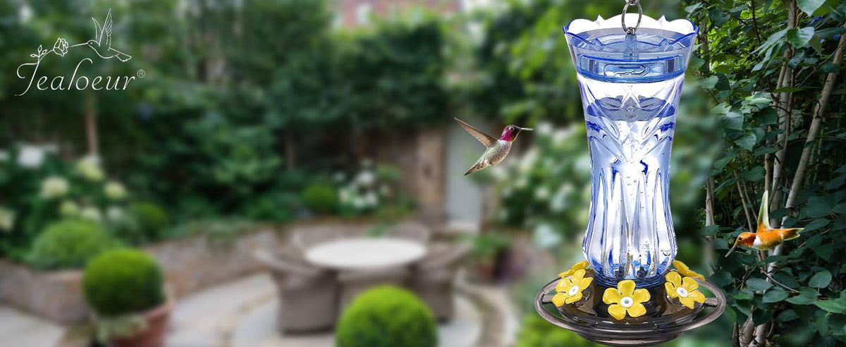 Jealoeur blue feeder is dishwasher-safe for quick cleaning