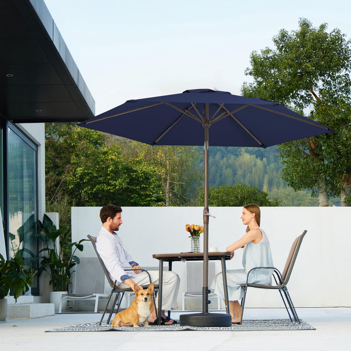 JEAREY crank-and-push system enables quick opening and closing.