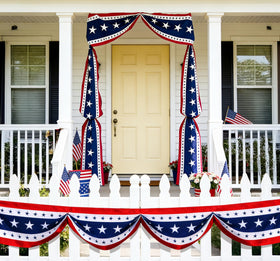 JEGERMIG patriotic banner is easy to hang on hooks or rails.