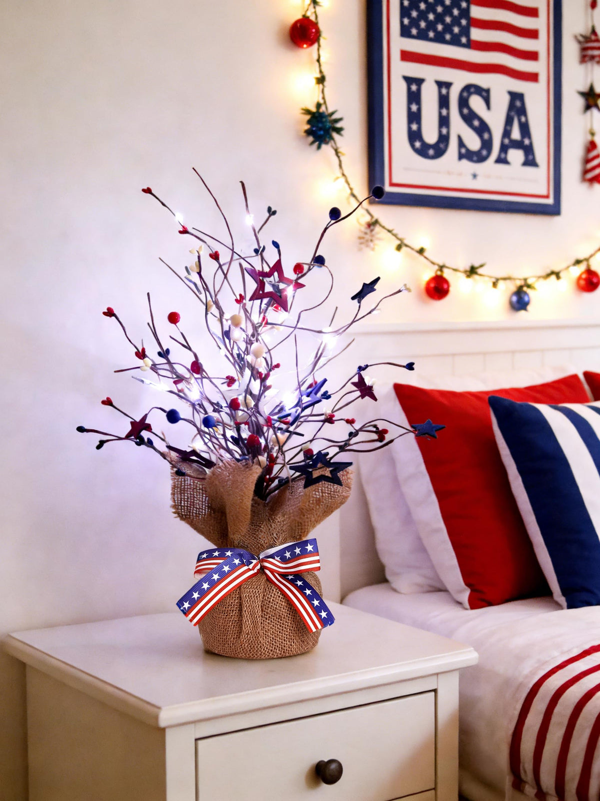 JEGERMIG red white blue tree accent for indoor or outdoor patriotic display.