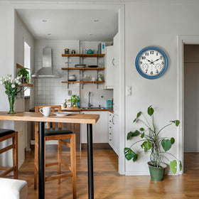 JENLYSTIME clock with large numerals for easy viewing from a distance