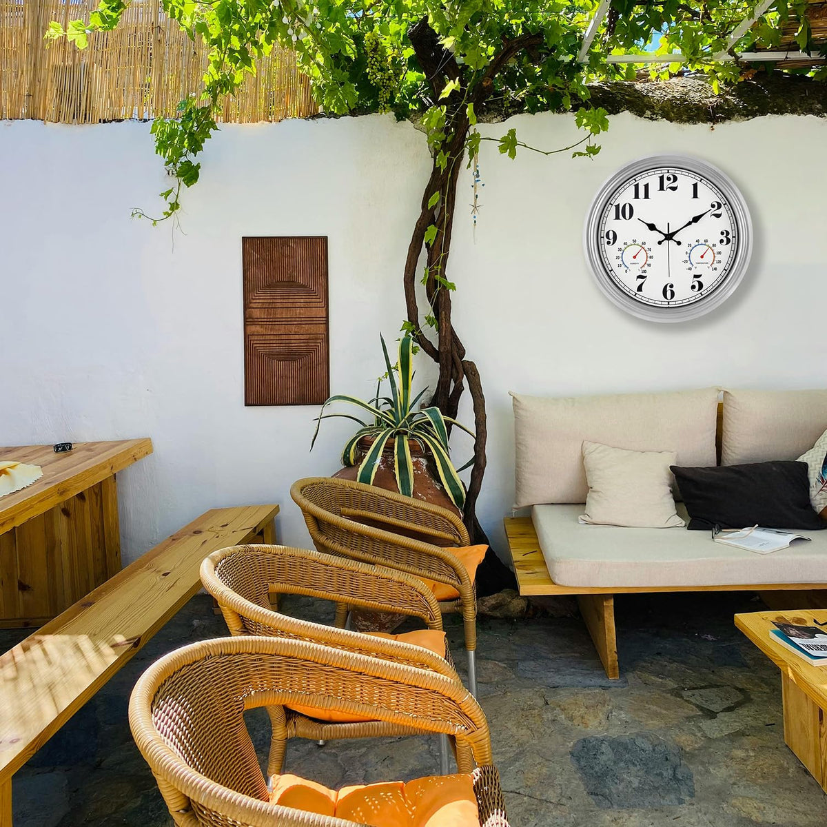 JENLYSTIME silent sweep movement keeps environments quiet.