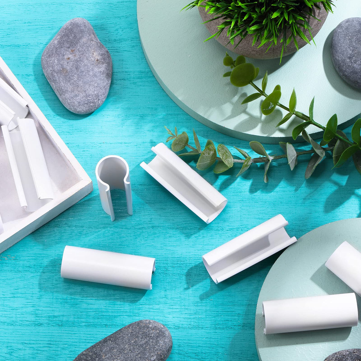 Jetec garden shelter clips provide reliable support for tarps and fabric in outdoor spaces.