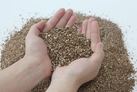 JFWOD Organic Vermiculite 5qt packaging for easy storage and use