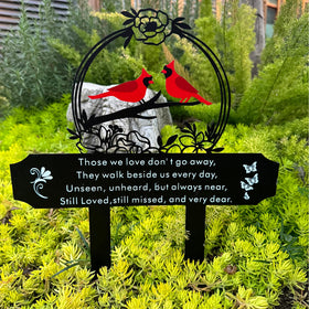 Jiasku Cardinals Memorial Stake front view highlights durable outdoor memorial for remembrance.