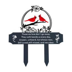 Jiasku Cardinals Memorial Stake emphasizes the prominent 13.78 x 12.4 inch size.