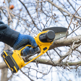 Install with simple tool-free steps on your mini chainsaw