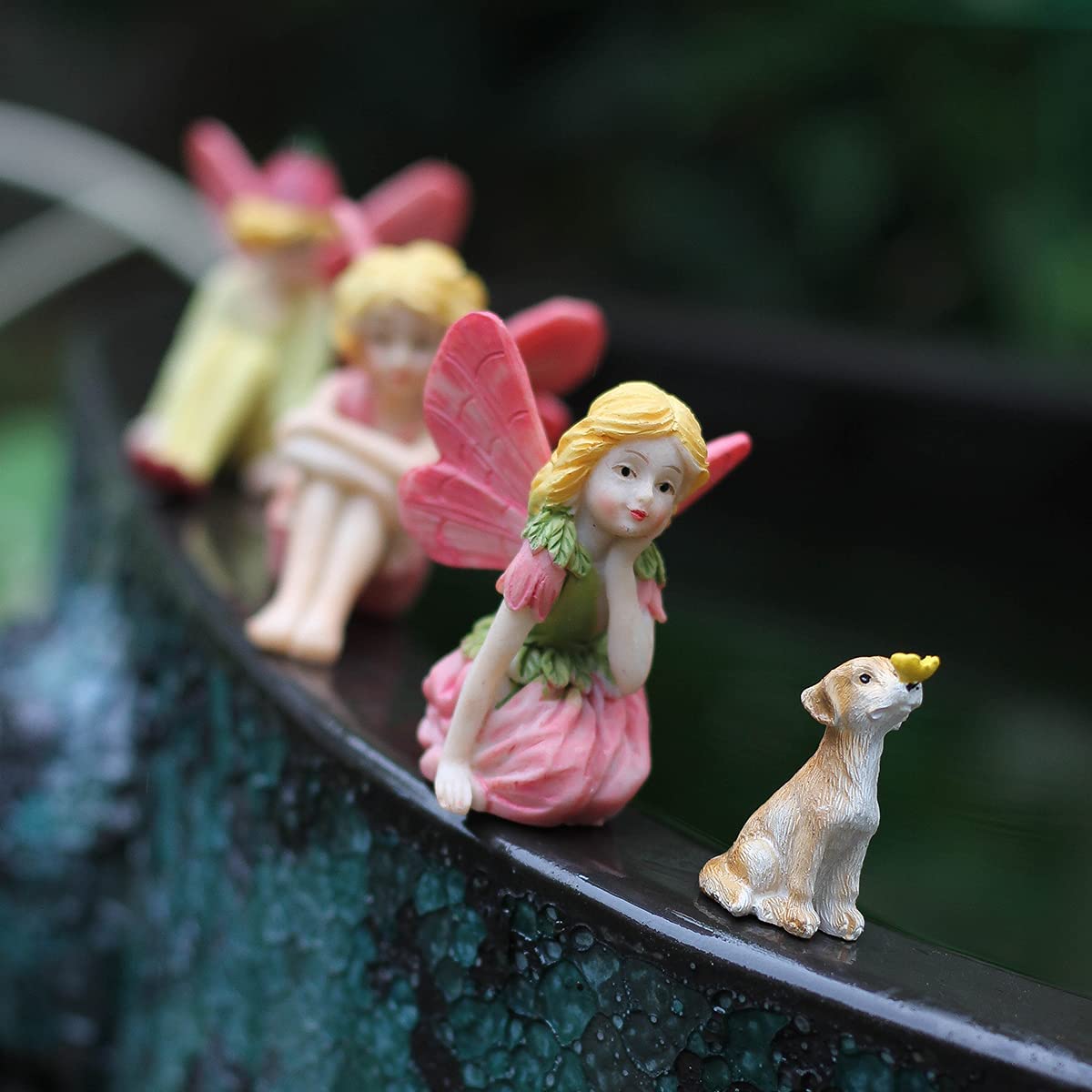 JIUMO fairy set creates colorful accents for garden scenes and terraces.