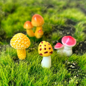 JKanruh cake-topper resin mushrooms provide charming decorative toppers for treats