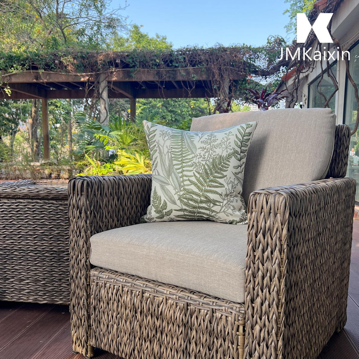JMKaixin damp-cloth clean easily to remove spills and dirt.