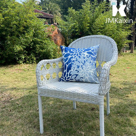 JMKaixin pillowcase in waterproof fabric protects against spills and stains outdoors.