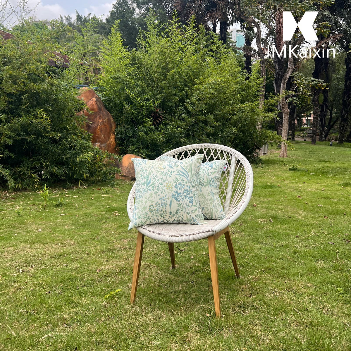 Damp-cloth cleanup shows easy care for JMKaixin pillow cover