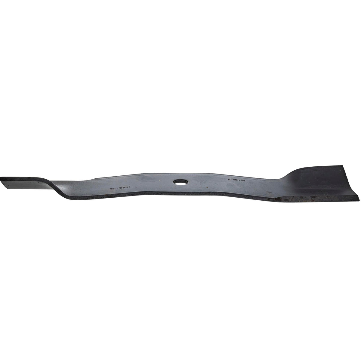 John Deere blades with sharp-edge design provide precise mowing results.