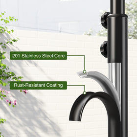 Josmimic towel bar design keeps towels dry and handy.