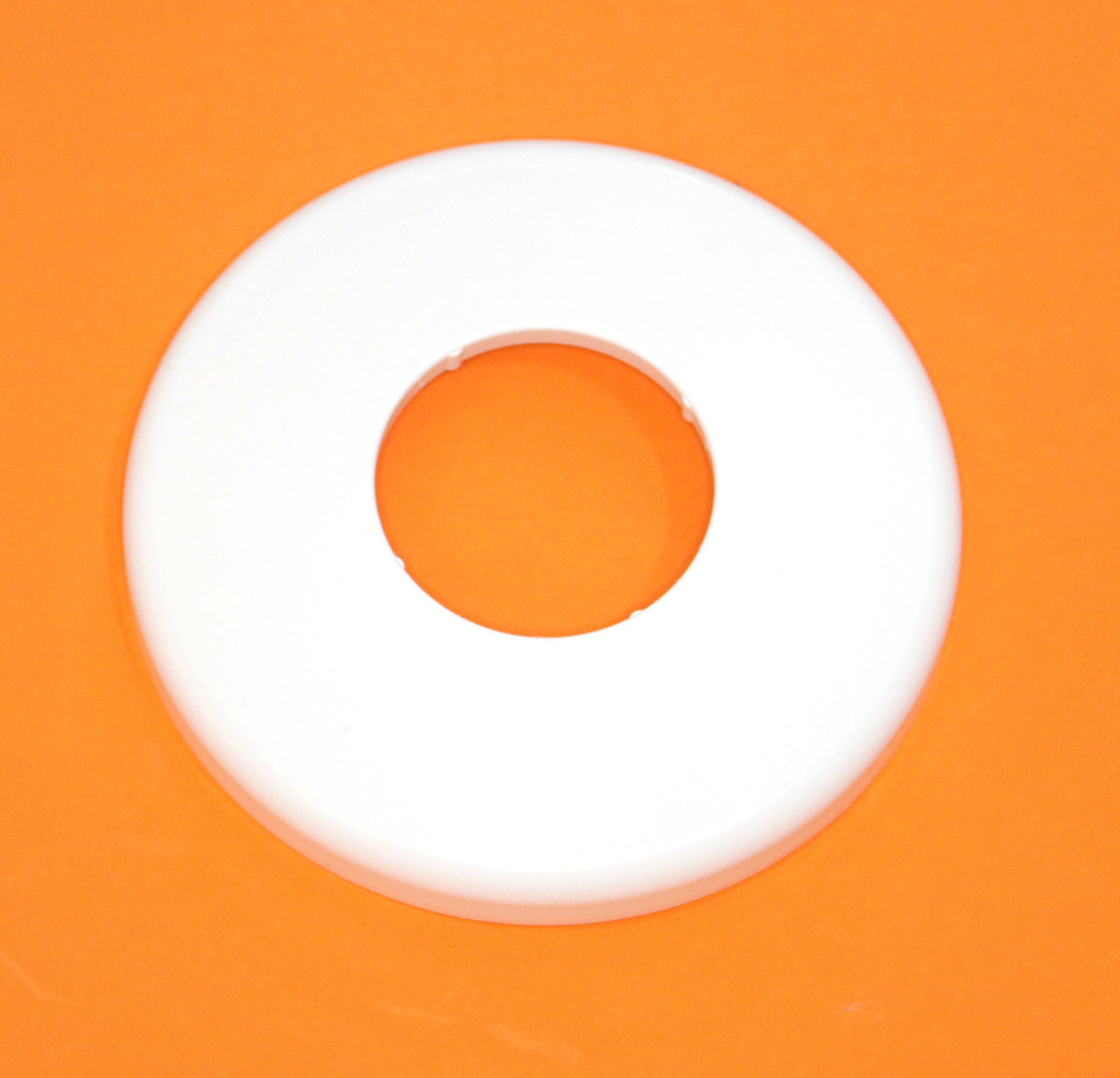 Outside diameter 5.00 inches for a clean round plate.