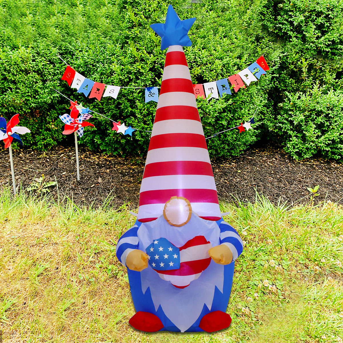 Juegoal heart-flag gnome ready for patriotic decor and celebrations
