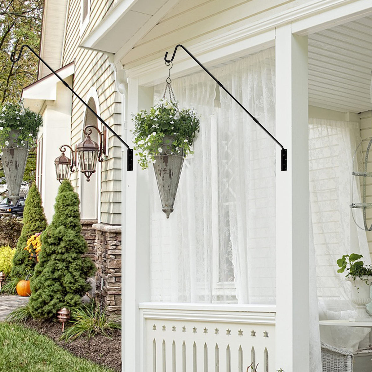 Juegoal weather-proof powder-coated bracket withstands outdoor conditions.