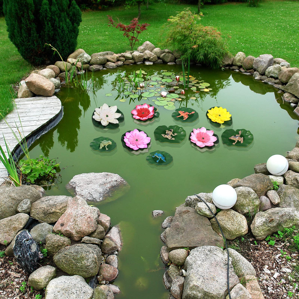 Juinte pond garden decor set enhances outdoor spaces and events.