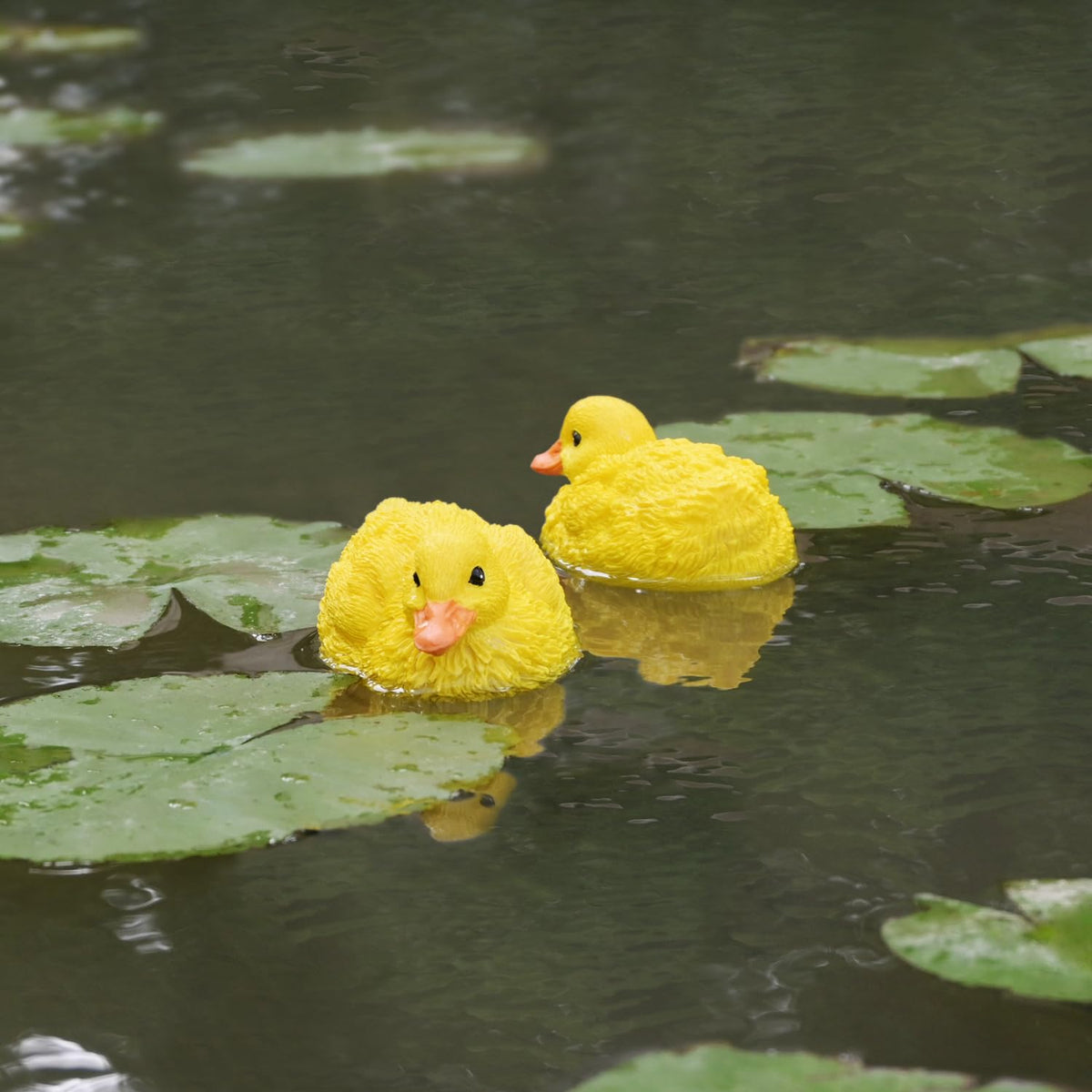 Juliahestia garden pond duckling decor brings lifelike water detail
