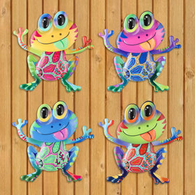 Junware four-piece frog wall art set adds playful curb appeal to outdoor walls.