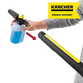 Kärcher FJ6 foam cannon in use on a vehicle with thick foam
