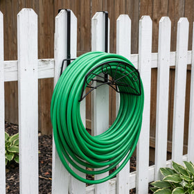Kaileyouxiangongsi hose holder fits 2-3 inch fences for easy installation.