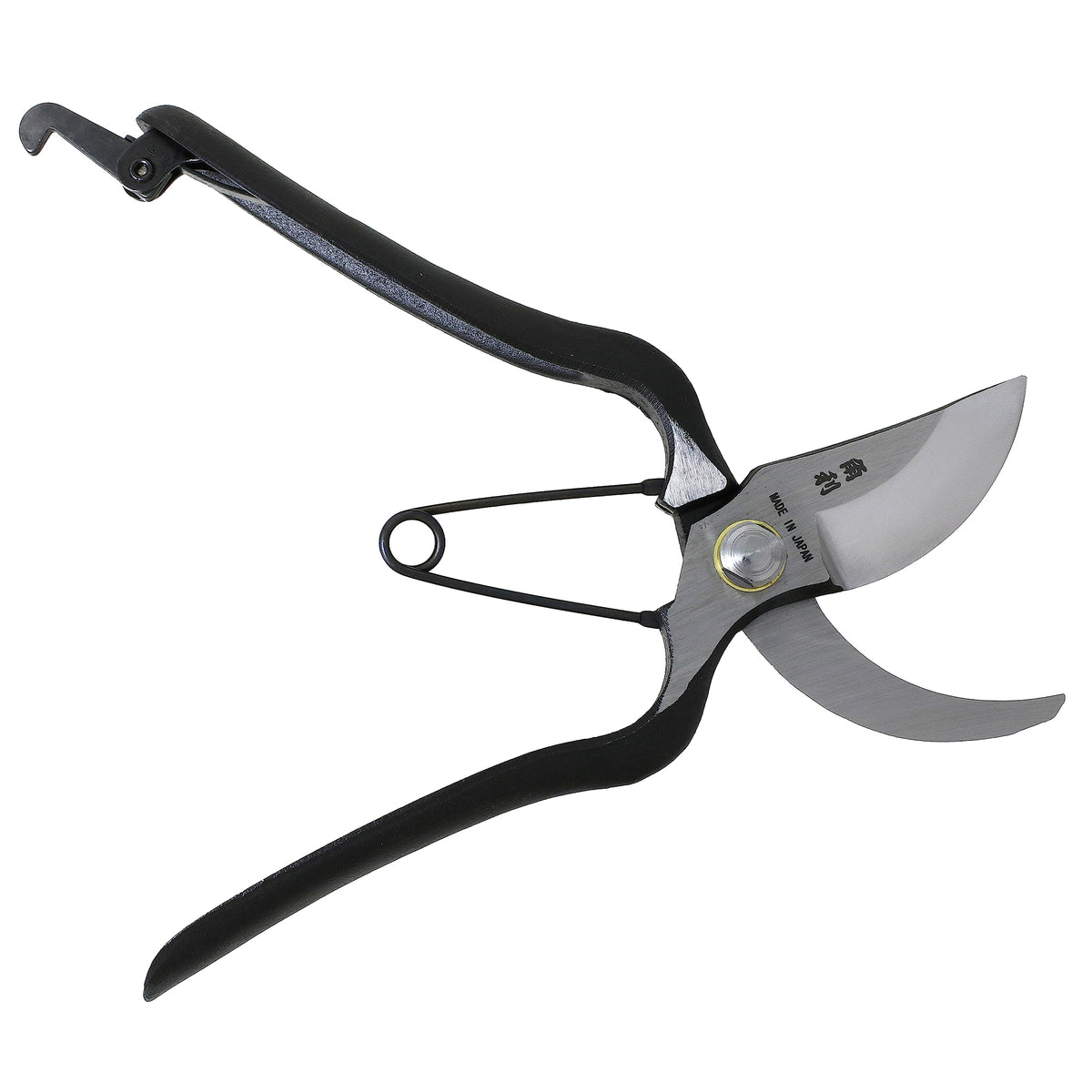 KAKURI hand-forged carbon steel blade delivers clean cuts.