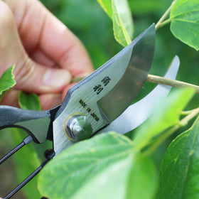 KAKURI Japan-made garden tool crafted by artisans.