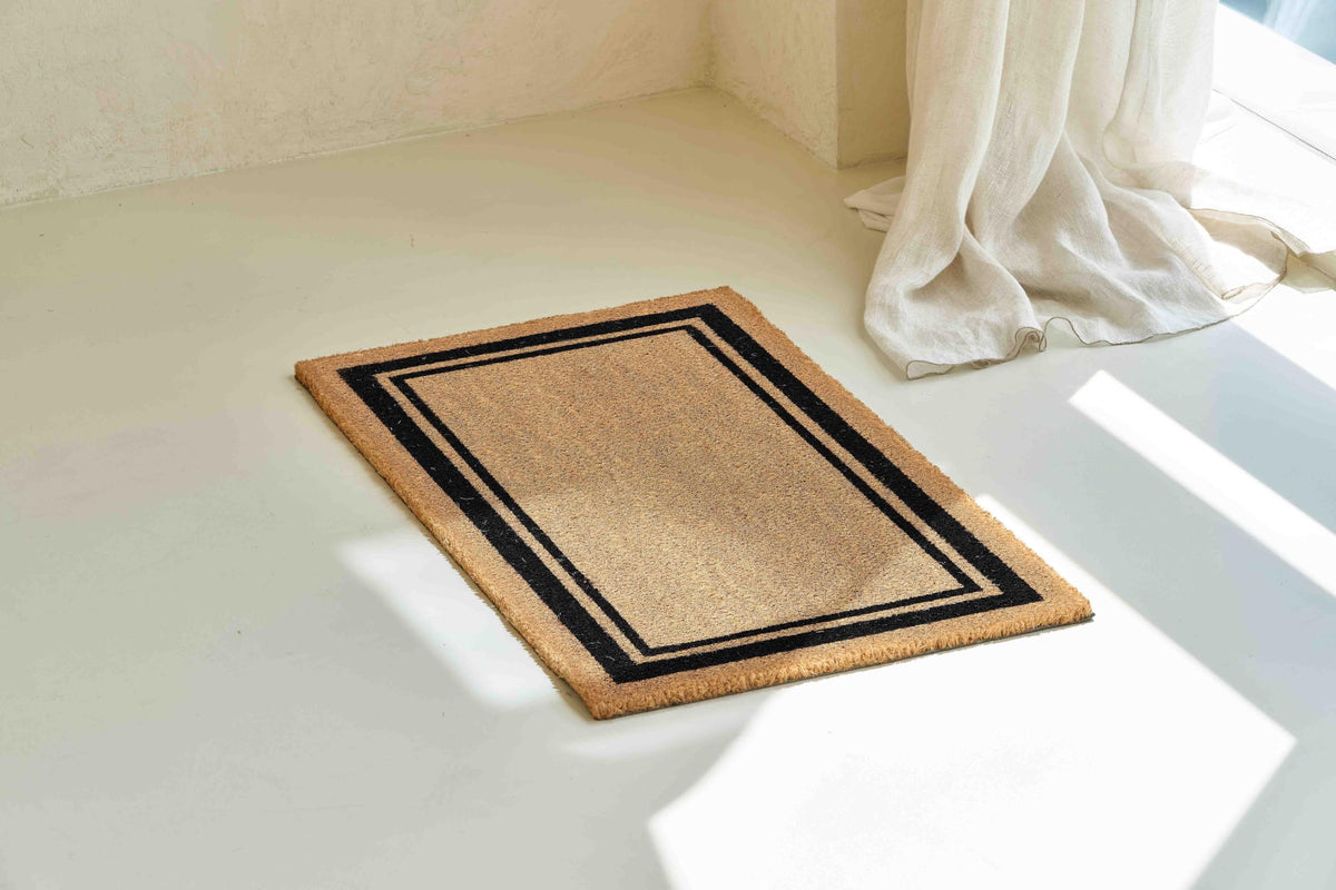 KANKUN coco coir mat offers low-maintenance cleaning and quick dirt removal.