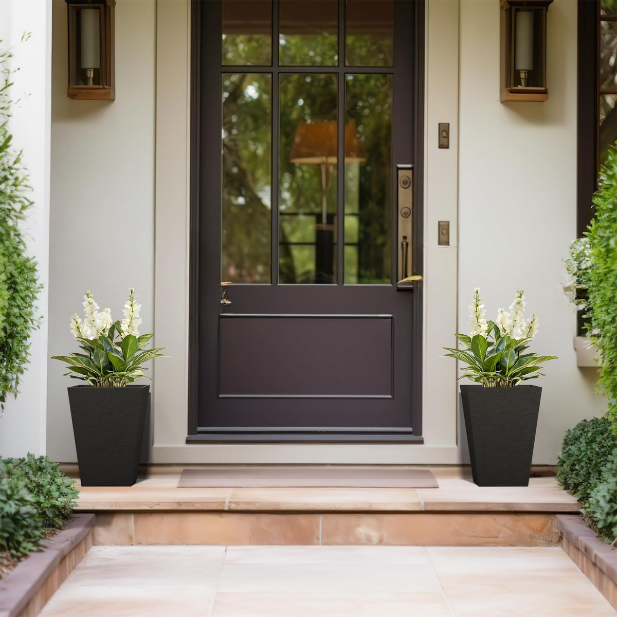 Kante planter with inner pot and easy-handled removal.