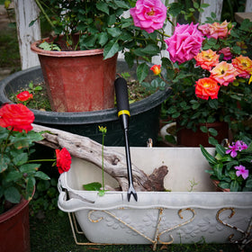 Kemaier weed remover features durable stainless pole for demanding tasks.