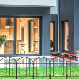 Kimazo 19-pack adds perimeter style while protecting flower beds.