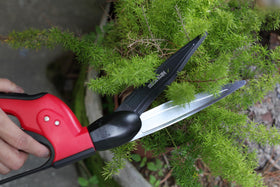 Kimura Pro Grass Shears lifetime warranty backs your purchase.