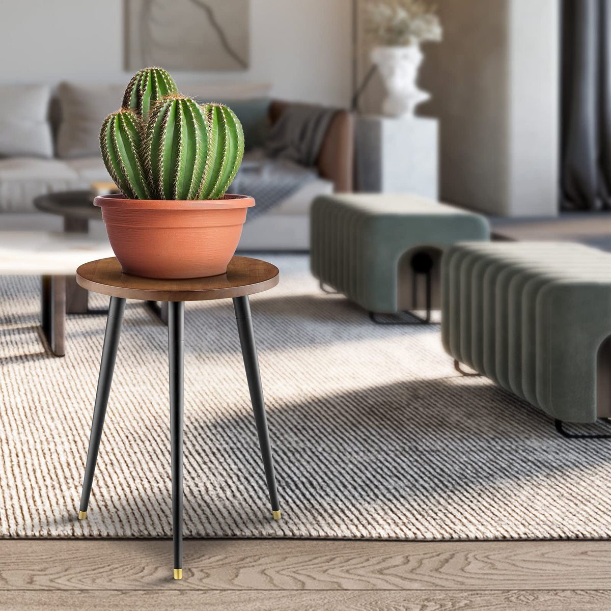 KINNARY UV-painted finish suitable for indoor and outdoor use with weather resistance.