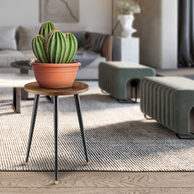 KINNARY UV-painted finish suitable for indoor and outdoor use with weather resistance.