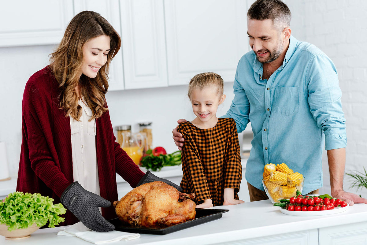 Kitchen Perfection one-size-fits-all design fits most hands