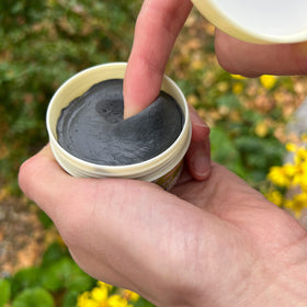 Kiyonal Bonsai Cut Paste 135g wound seal protects graft sites with flexible coverage.