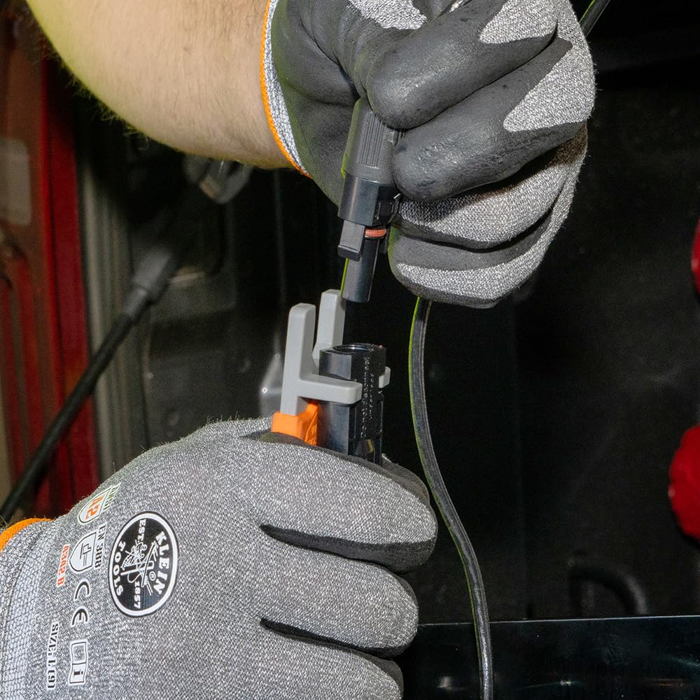 Ergonomic handle of Klein Tools 68426S with TPE overmold for comfortable grip.