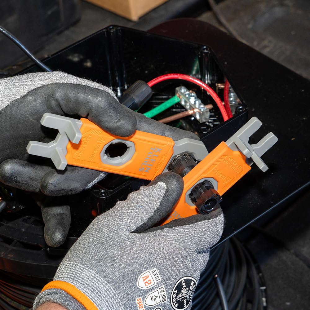 Compact, space-efficient design of Klein Tools 68426S for crowded installations.