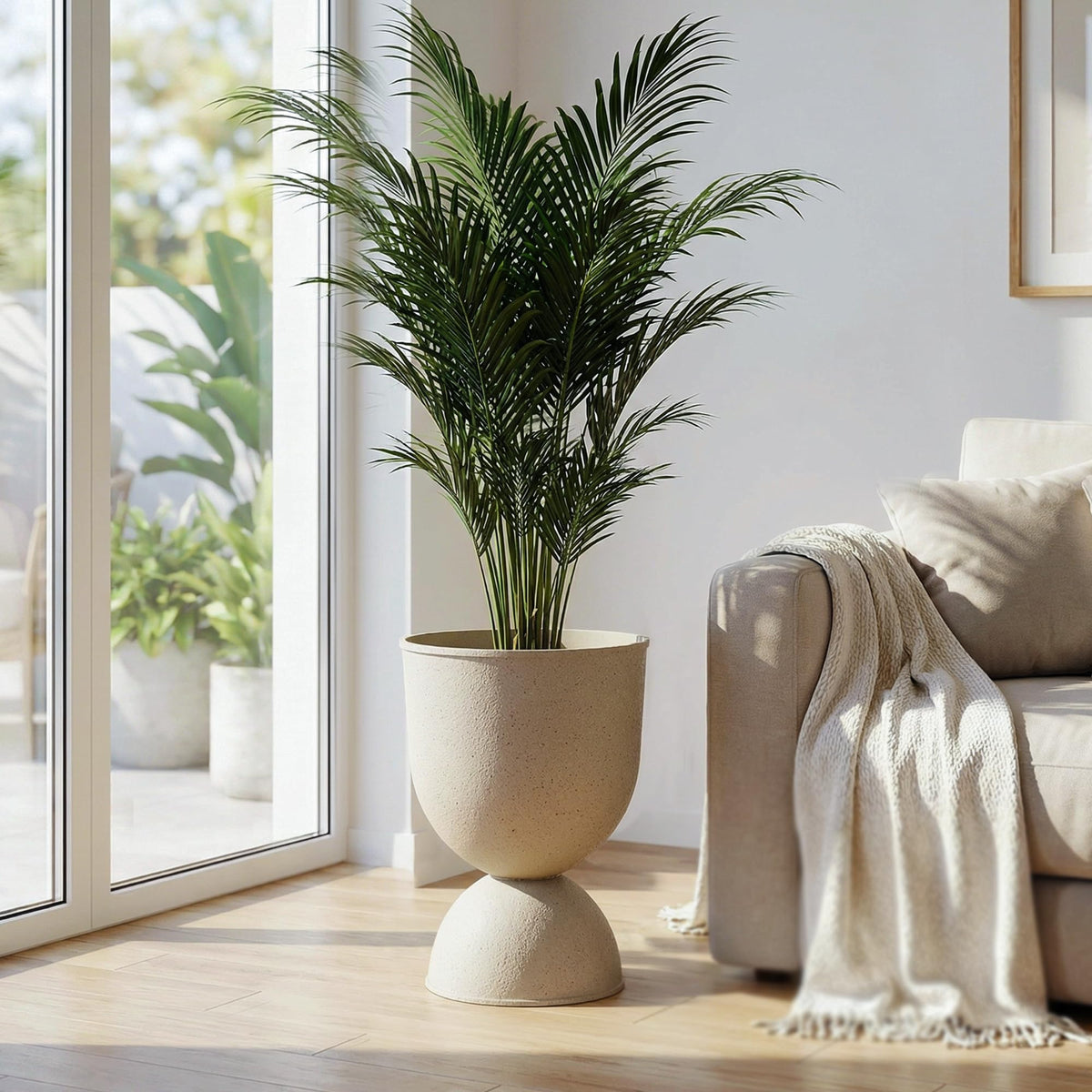 KOL Planters lightweight pedestal pot, easy to move and adjust