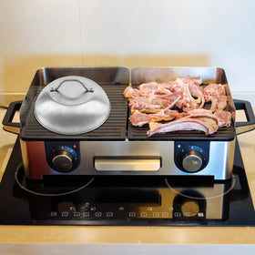 Komokeru melting dome on a flat-top grill reduces splatters and preserves flavors